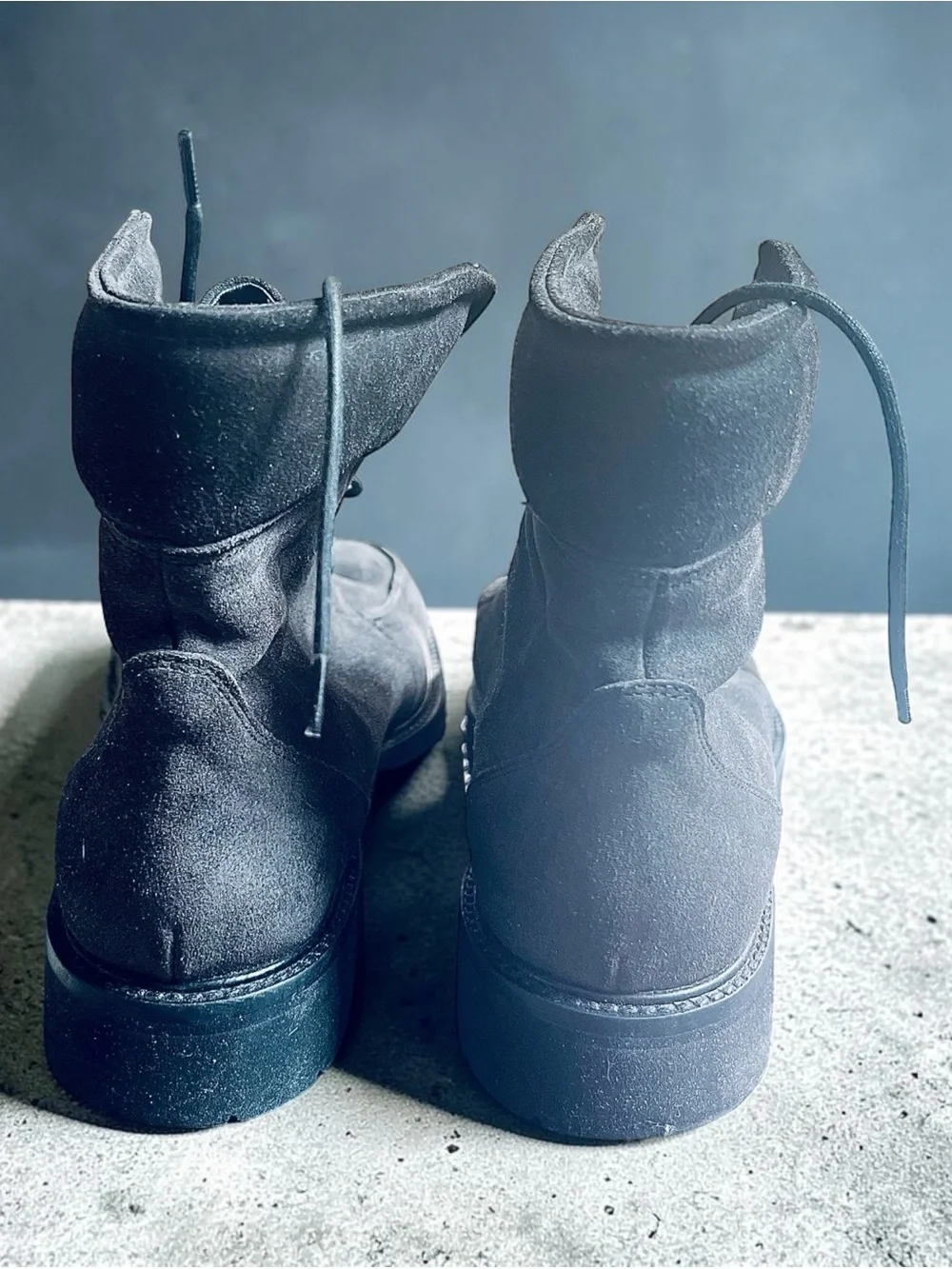 Scarosso Unisex Charcoal Gray Suede Chukka Boots -